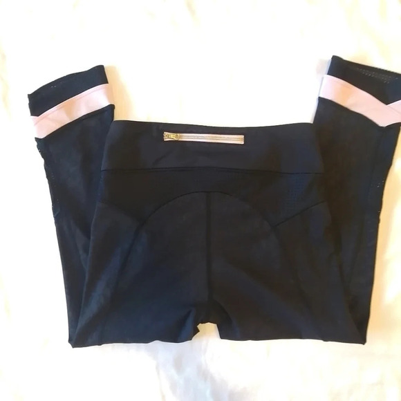 Lululemon Sweaty or Not Crop 21" Full-On Luxtreme Watermark Black Pink Leopard 4 - Picture 6 of 16